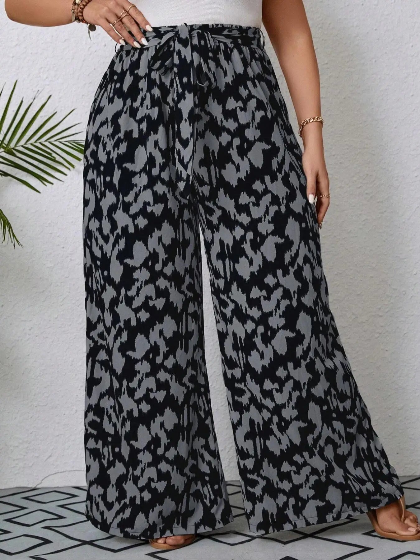 Plus Size 1XL-5XL Women's Casual Fashion New Printed Wide Leg Elastic Waist Pants.