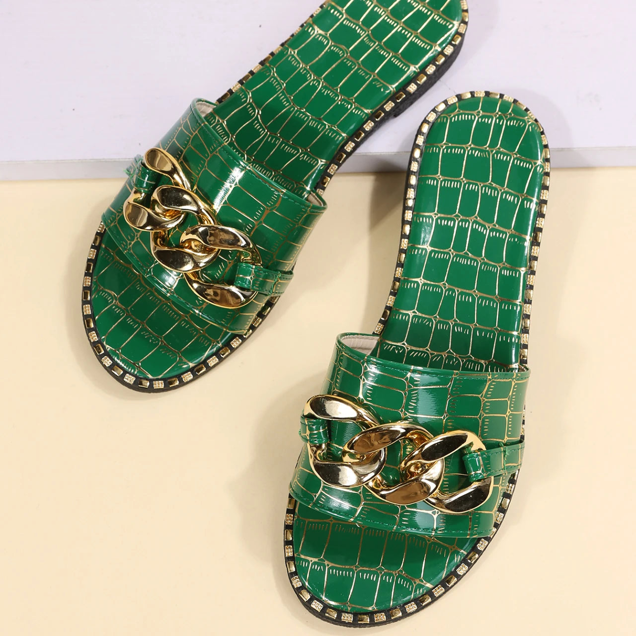 Women Fashion Sexy Chain Solid Colour Sandals New Roman Style Flats .