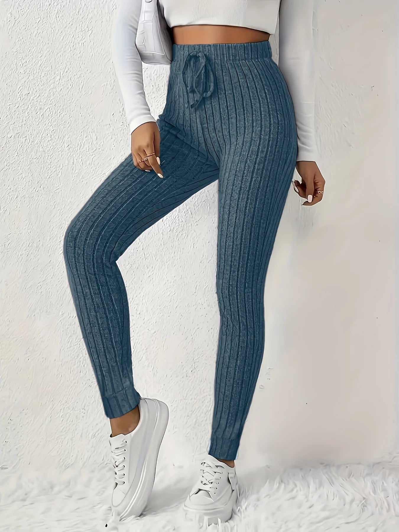 Women's straight-leg slim-fit pants with a tightened waistband and tapered leg design, comfortable and fashionable everyday wear.  XS-2X