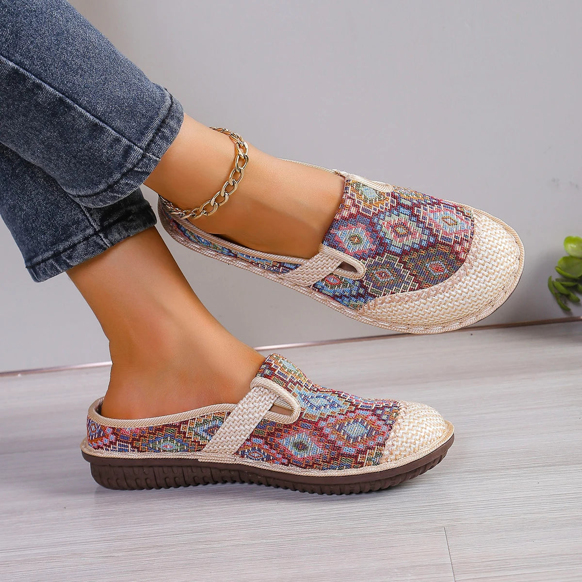 High Quality Women's Geometric Print , Soft Sole Lightweight Slip On Casual Shoe