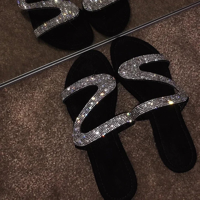 Women Summer Flat Bling Sandals .