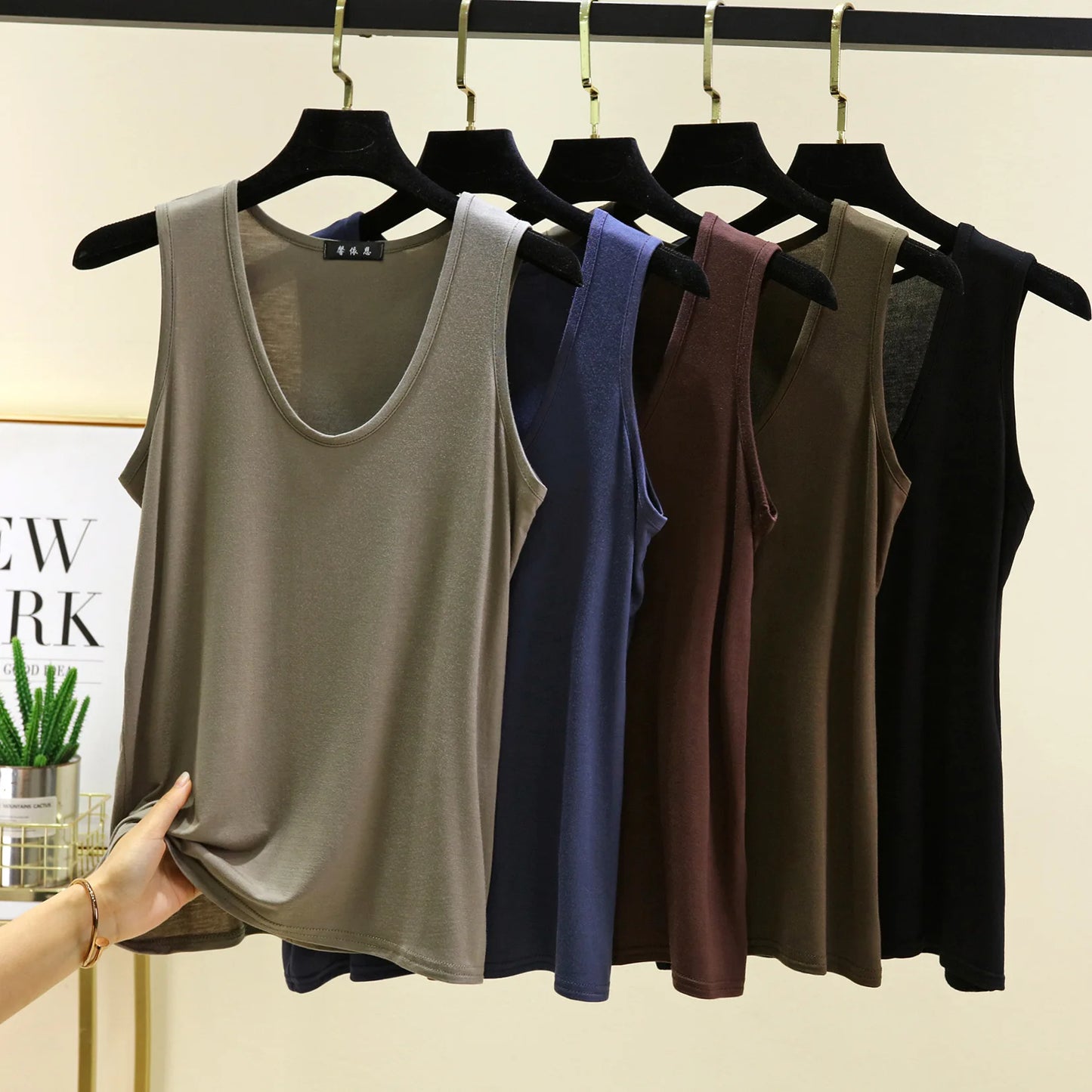 Plus size Women's tank Tops U-Neck Summer Loose Tee