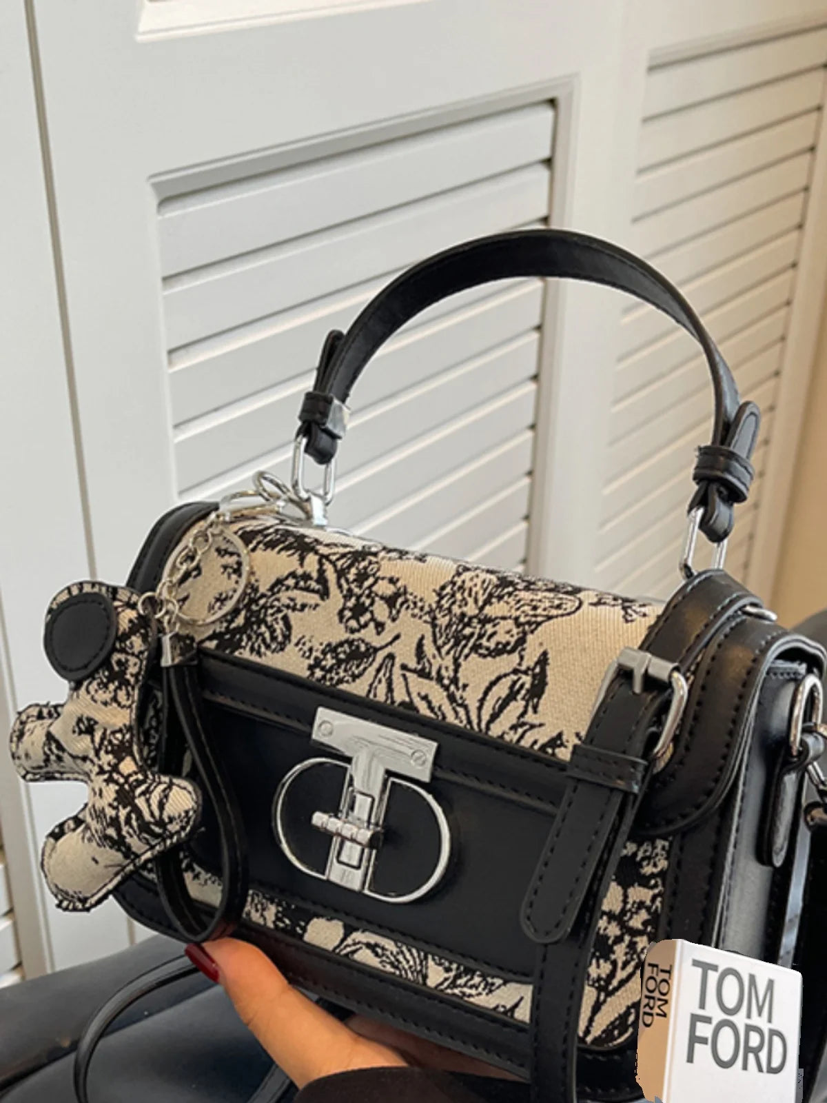 Popular Square Cross-body Bag For Women Luxury Designer Brand Flower Handbag / Tote Bag