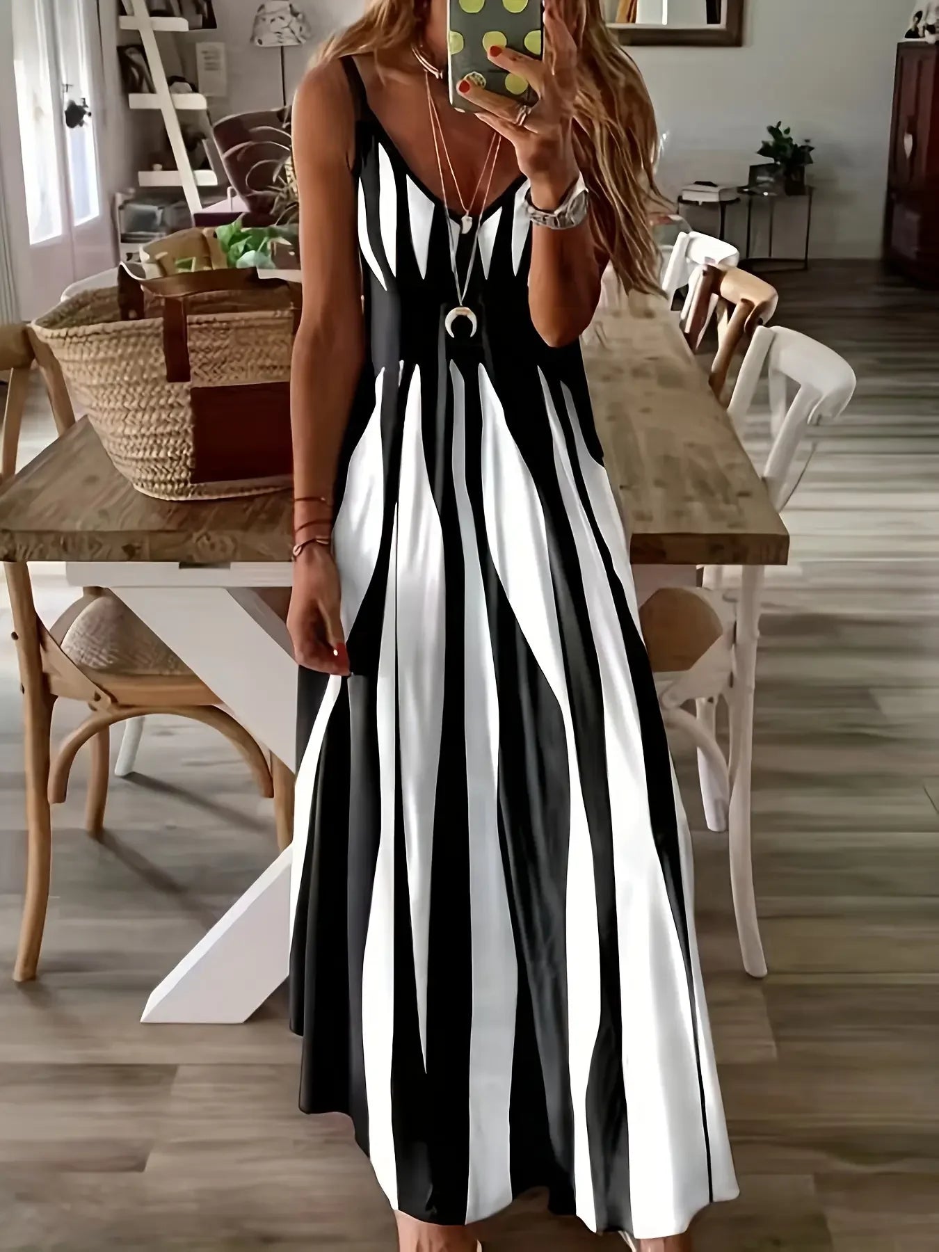 Woman's printed spring/summer new V-neck long dress.  S-XXL