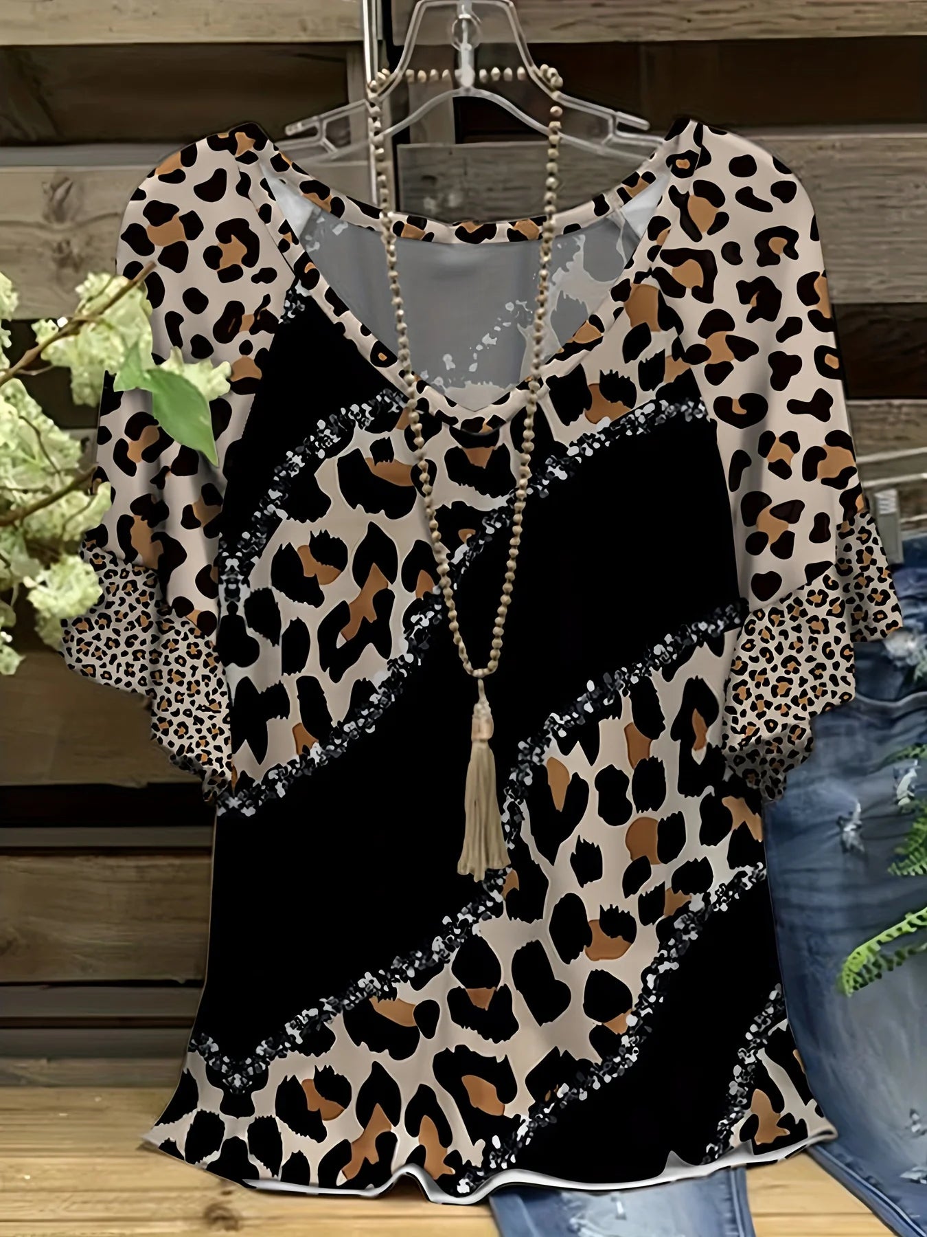 Plus size women's casual fashion V-neck short-sleeved shirt plus size women's