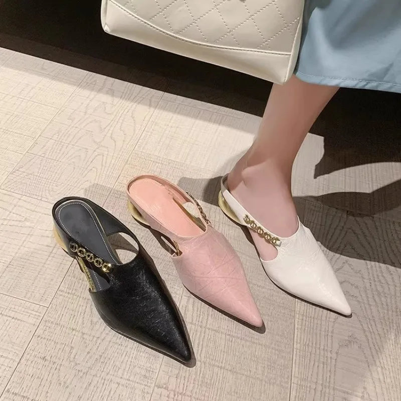 Retro Pointed Toe Metal Chain Women's Outward Wear Fashion Baotou Shallow Mouth Simple Low-heeled Shoes