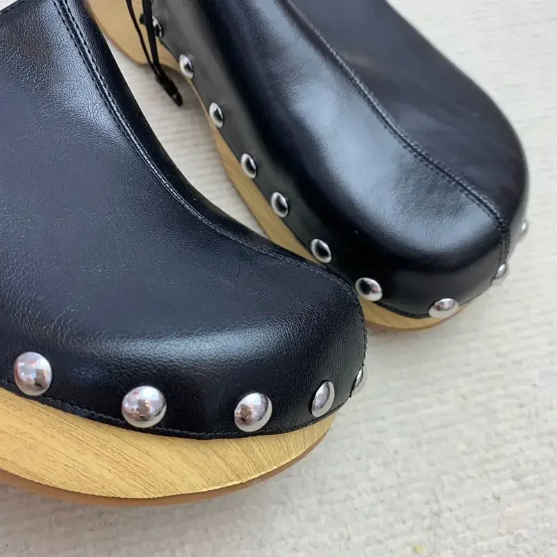 Women Clogs Metal Rivets Decoration Platform Sandals Outdoor Thick Sole Casual Clog