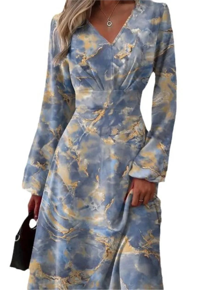 Spring Autumn Ladies Slim Fit Fashionable Printed Dress With Flared Sleeves Sexy V-neck Dress.