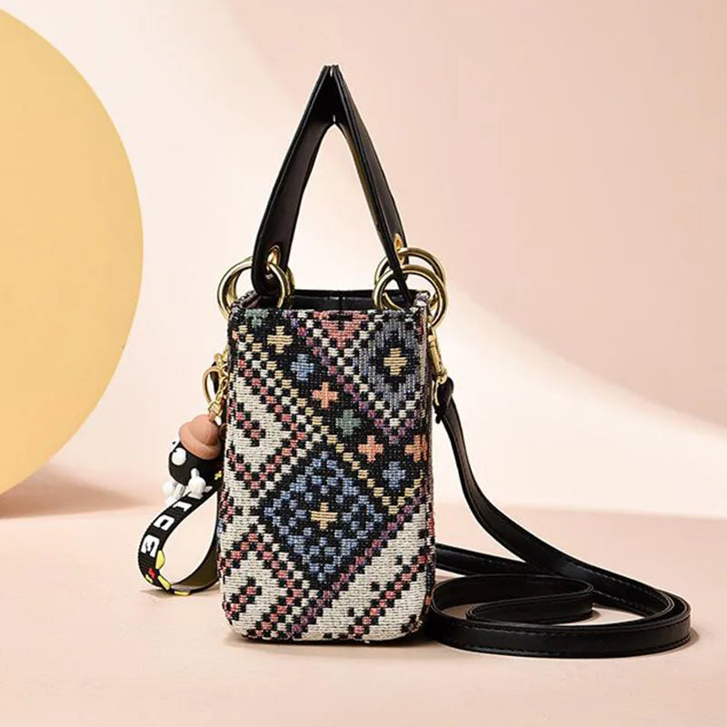 New women Fashion Casual handbag .