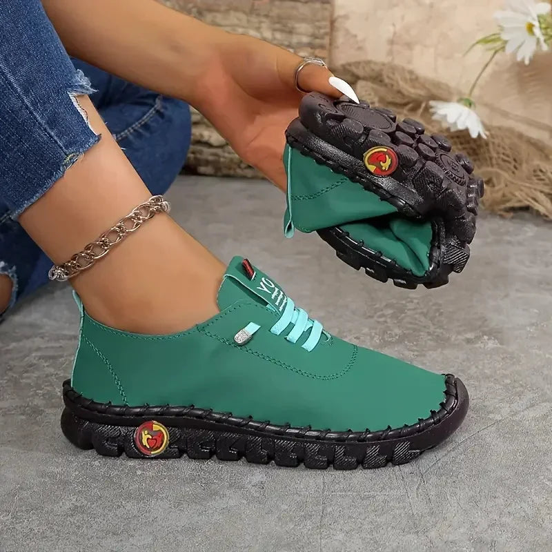 New Women Sneakers Comfortable Soft Leather Loafers Shoe for Women Hand Sewn Thread Mom Shoes Fashion Outdoor Sneakers Women