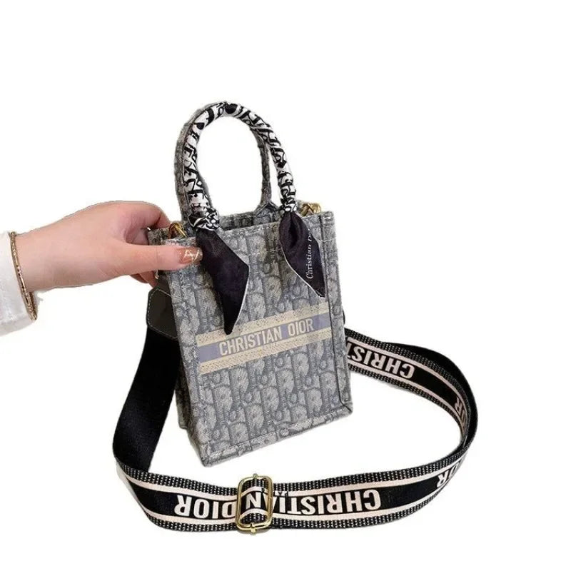 Women's 2025 Premium Tote - Stylish Compact Crossbody Shoulder Bag , Perfect for Work & Weekend Outings.