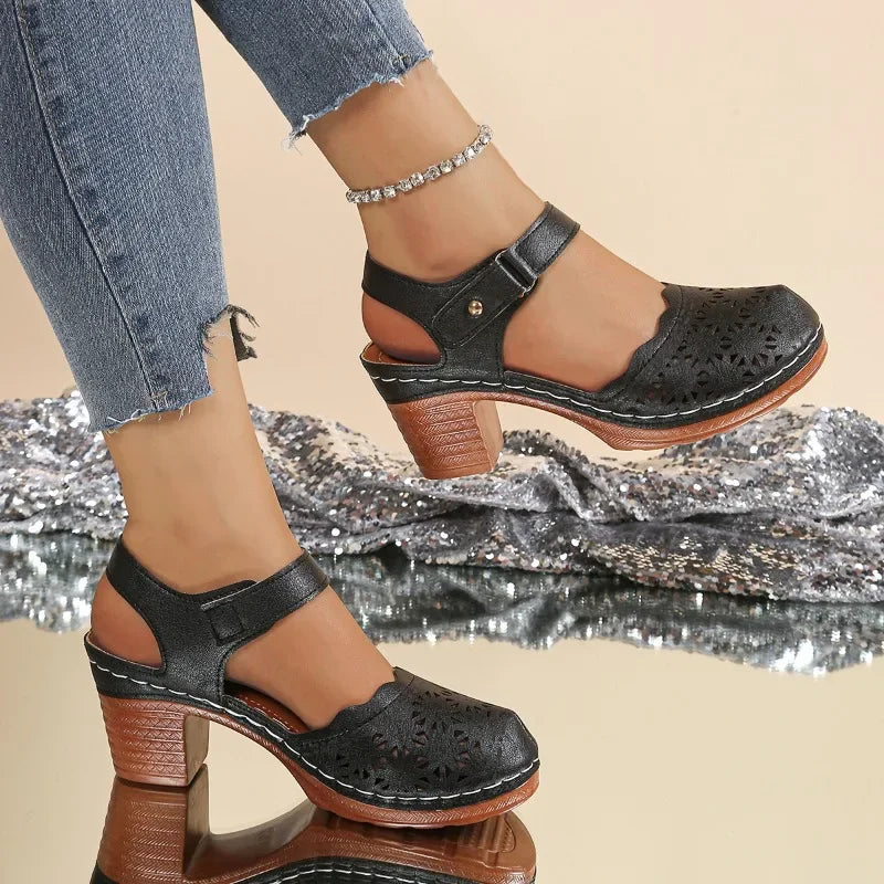 2025 New Ladies Shoes Closed Toe Women's Sandals Fashion Hollow Out Summer Retro Casual Best Seller Comfort Sandals.