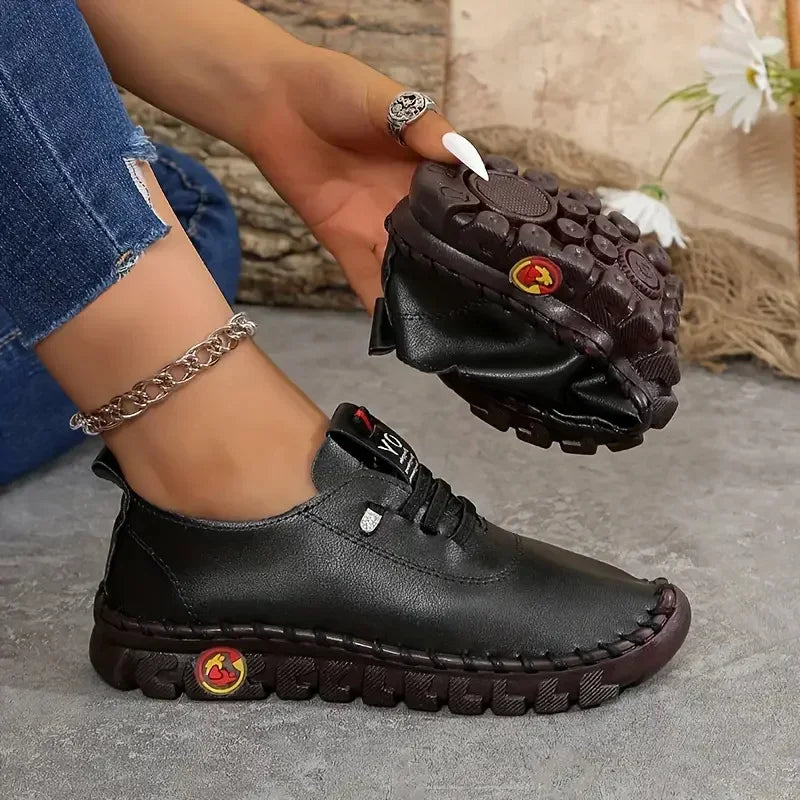 New Women Sneakers Comfortable Soft Leather Loafers Shoe for Women Hand Sewn Thread Mom Shoes Fashion Outdoor Sneakers Women