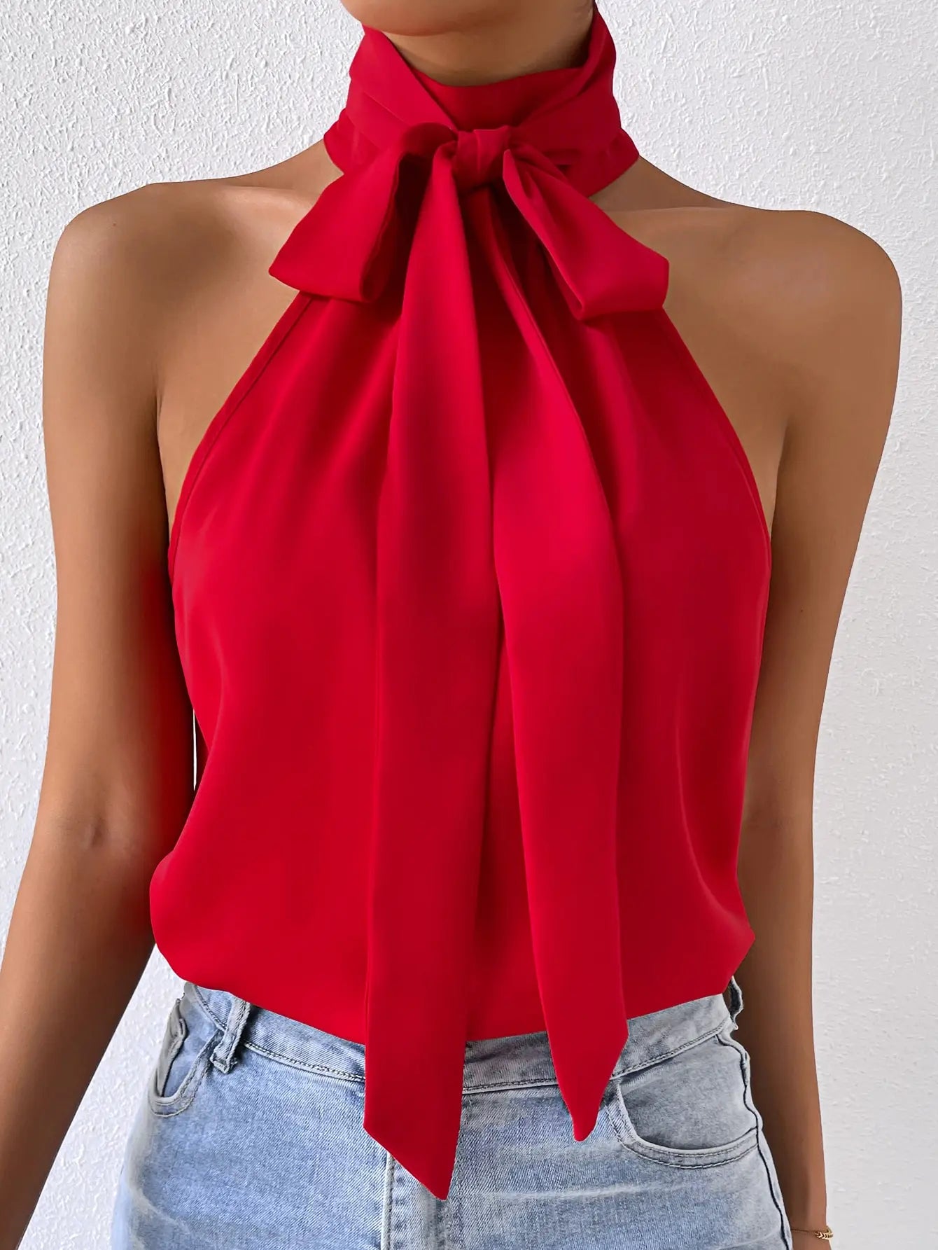 Stylish and elegant women's halter sleeveless knot off-the-shoulder sexy women's shirt.  XS-L