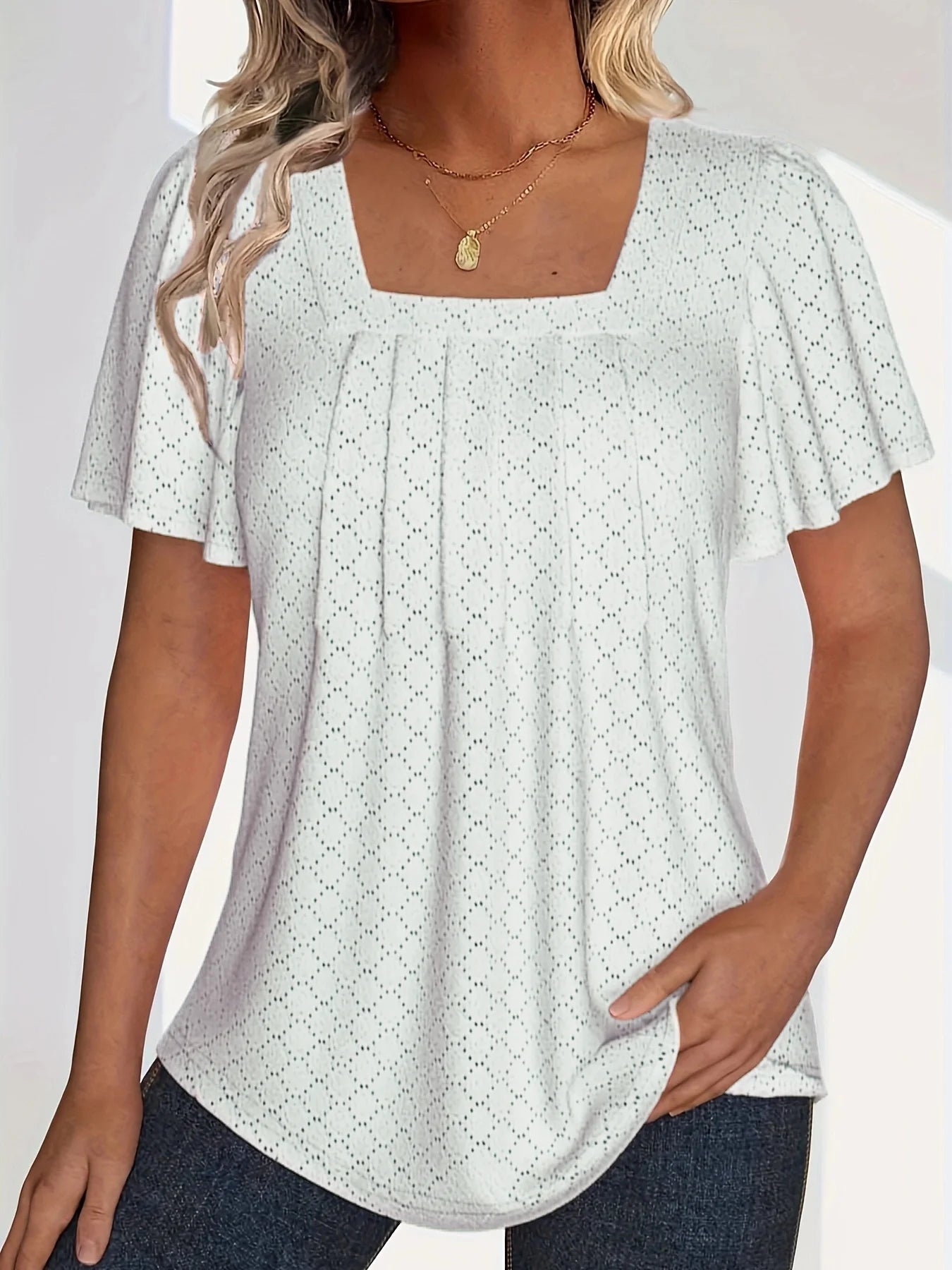 Plus size spring and summer fashionable and elegant hollow top loose ruffle sleeves.