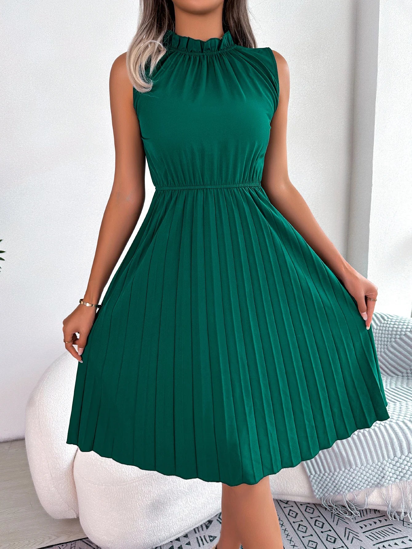 Women Summer Casual Pleated Sleeveless Knee Length Dress.  S-XL