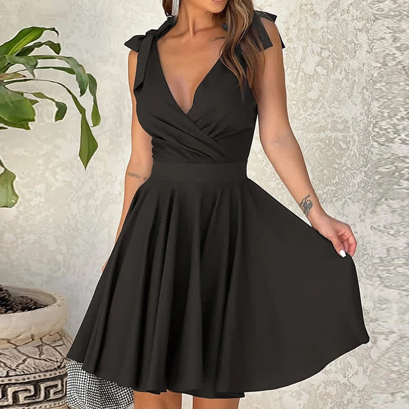 Summer Women's Fashion Sexy V-neck Strap Sleeveless Party Dress 2025 New Solid High Waist Pleated Dress.  S-2X