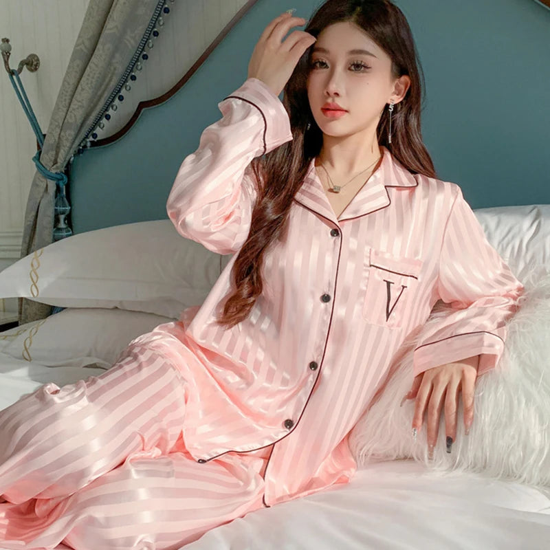 Women's Ice Silk Pajama Set Long Sleeve Long Pants Lightweight Sleepwear for Spring And Autumn Comfortable Homewear Pj Set.   M-2X