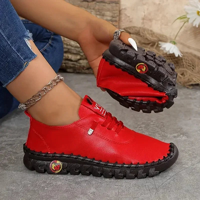 New Women Sneakers Comfortable Soft Leather Loafers Shoe for Women Hand Sewn Thread Mom Shoes Fashion Outdoor Sneakers Women