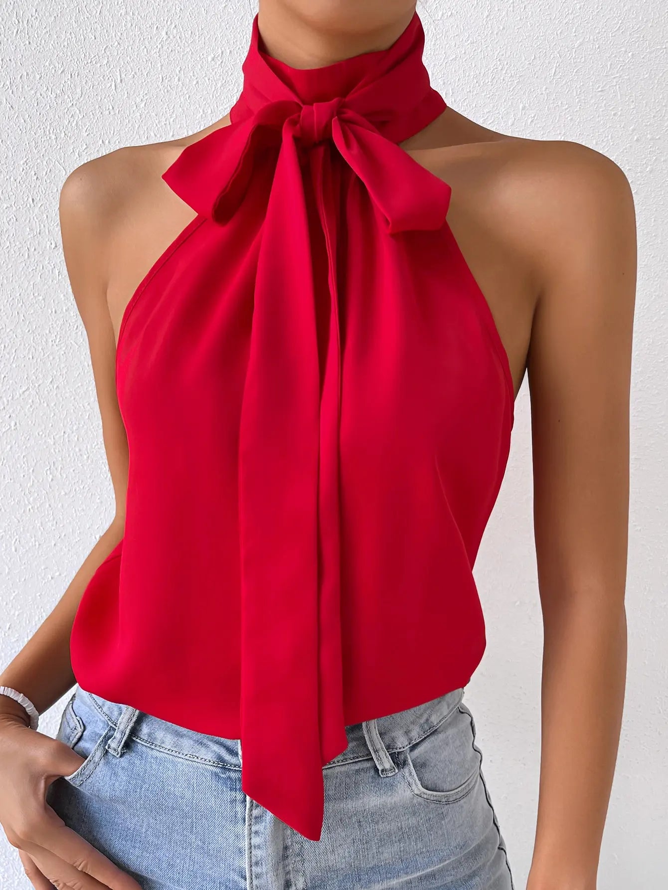 Stylish and elegant women's halter sleeveless knot off-the-shoulder sexy women's shirt.  XS-L