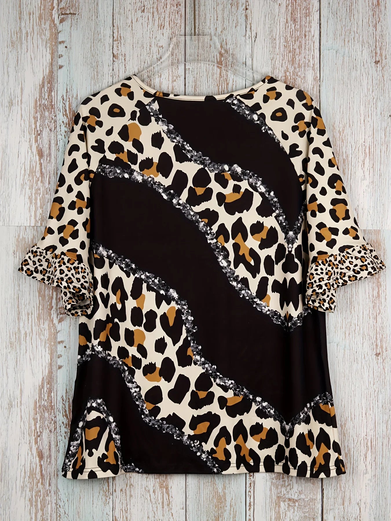 Plus size women's casual fashion V-neck short-sleeved shirt plus size women's