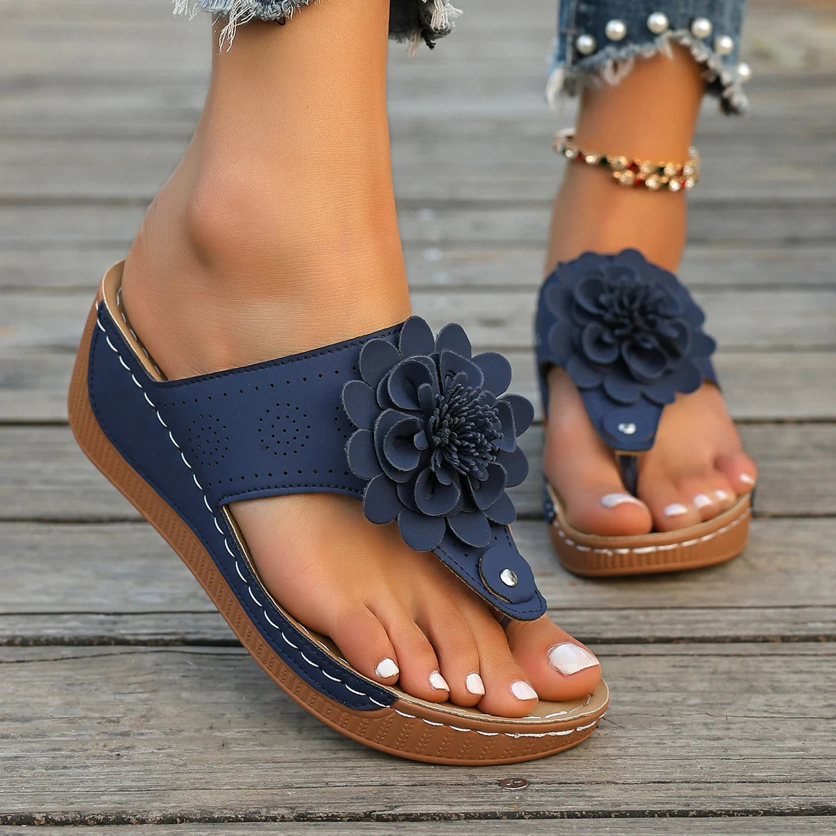 Platform Women 2025 Summer Clip Toe Wedge Sandal Light  Weight Thick Bottom.