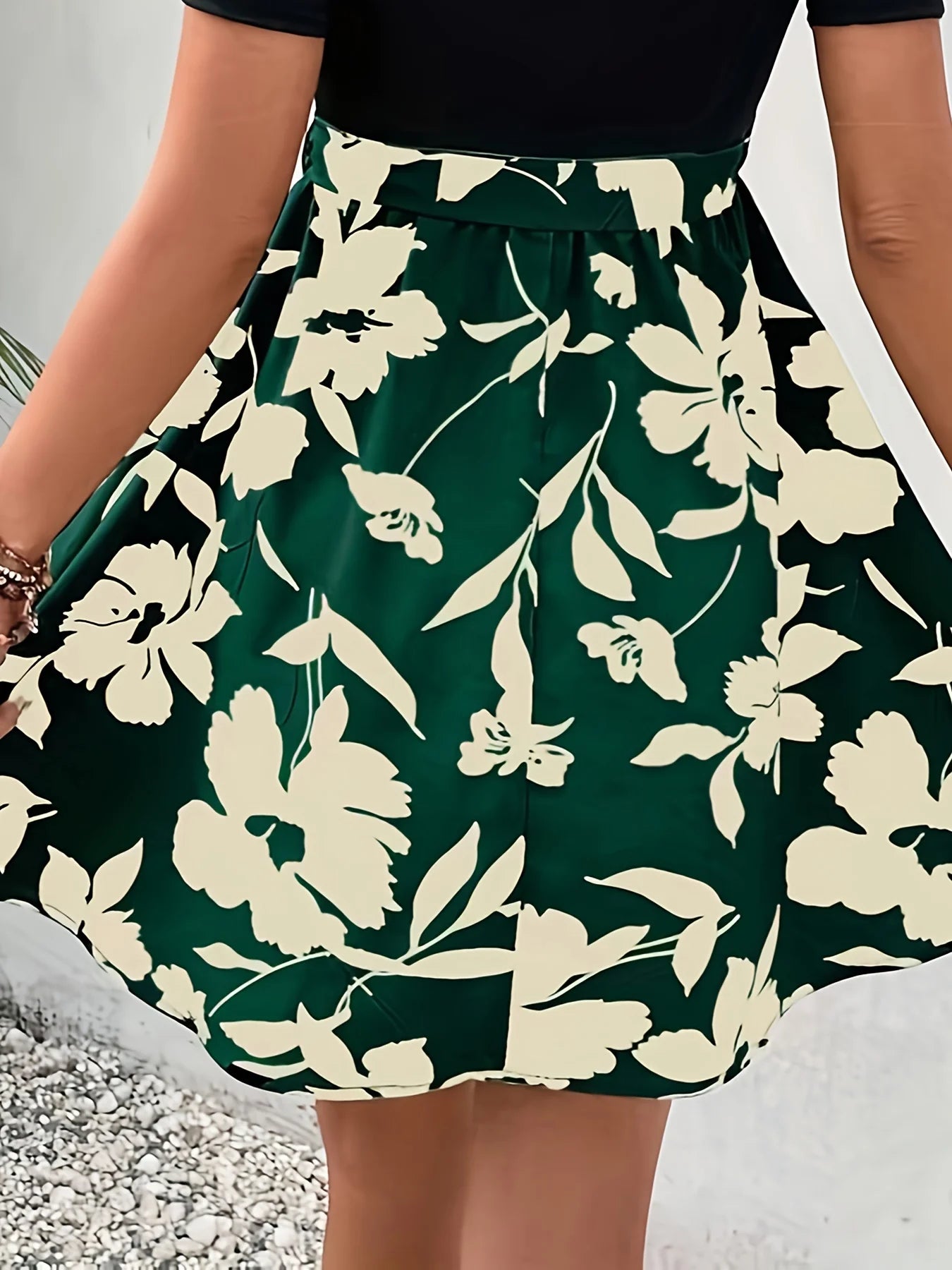 Spring/Summer European New Women's Casual Printed Belt Skirt.  S-2x
