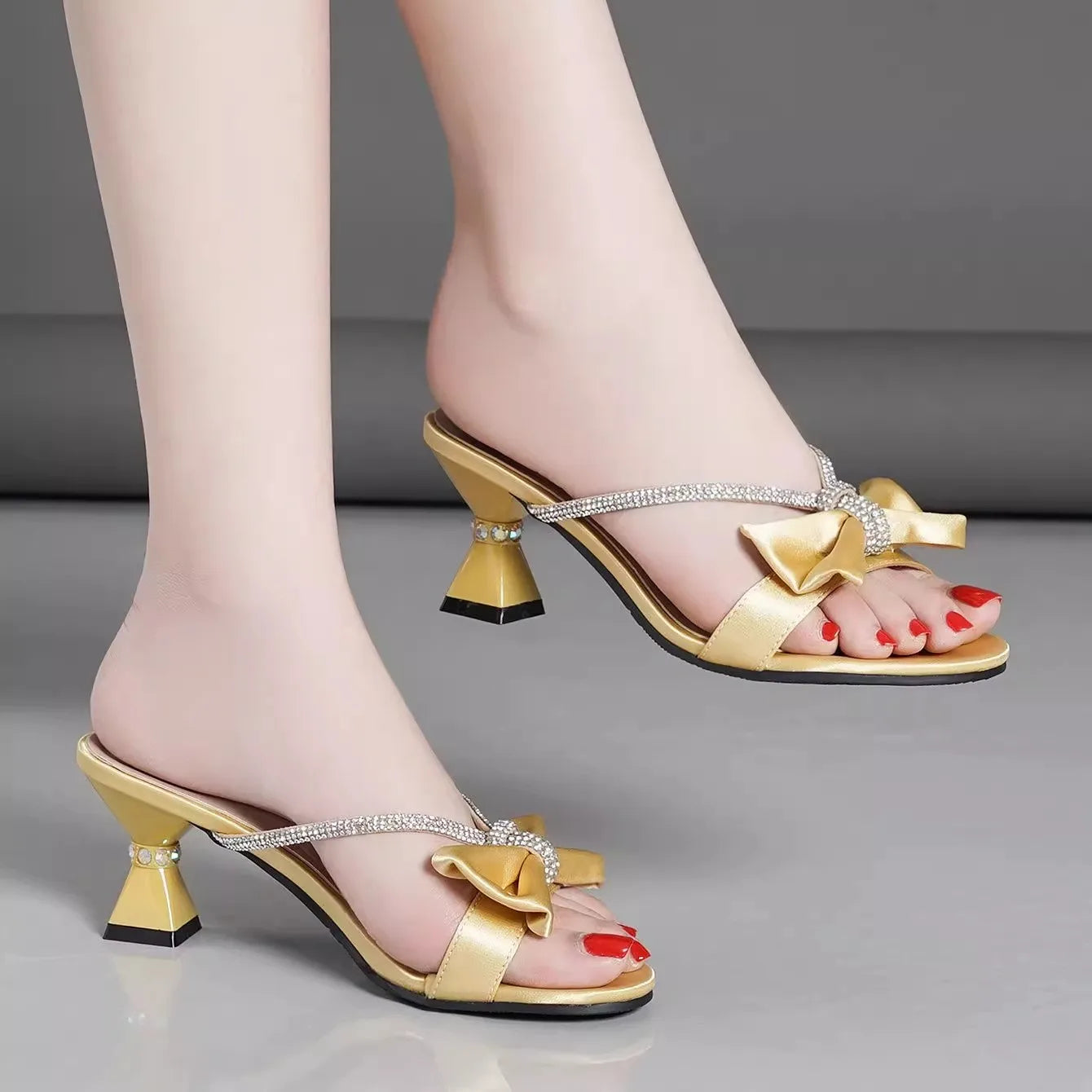 Luxury Women Sandals Party Bow Design Rhinestone Strap Wine Cup Heel Open Toe Lady Sandals .