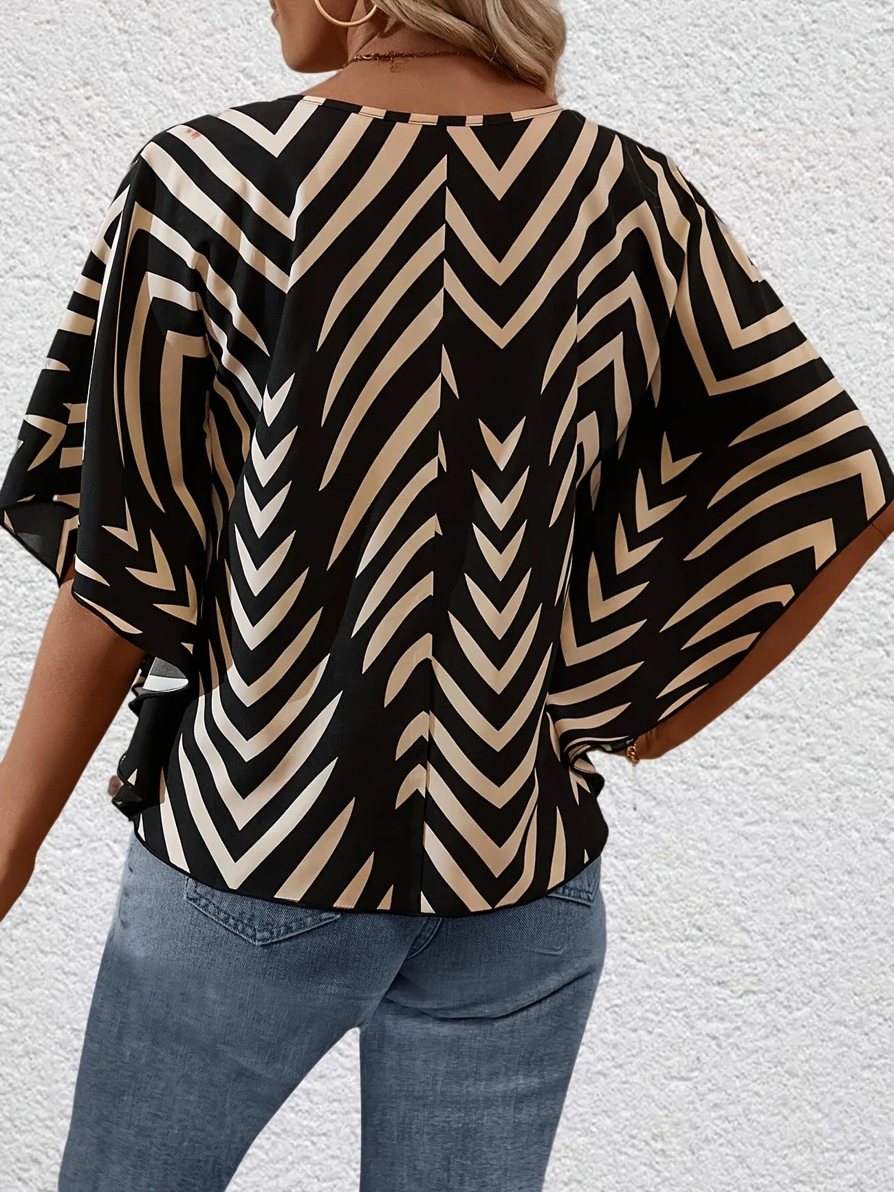 Plus Size 1XL-5XL Women's V-Neck Loose Striped Bat wing Sleeve Casual Short Sleeve.