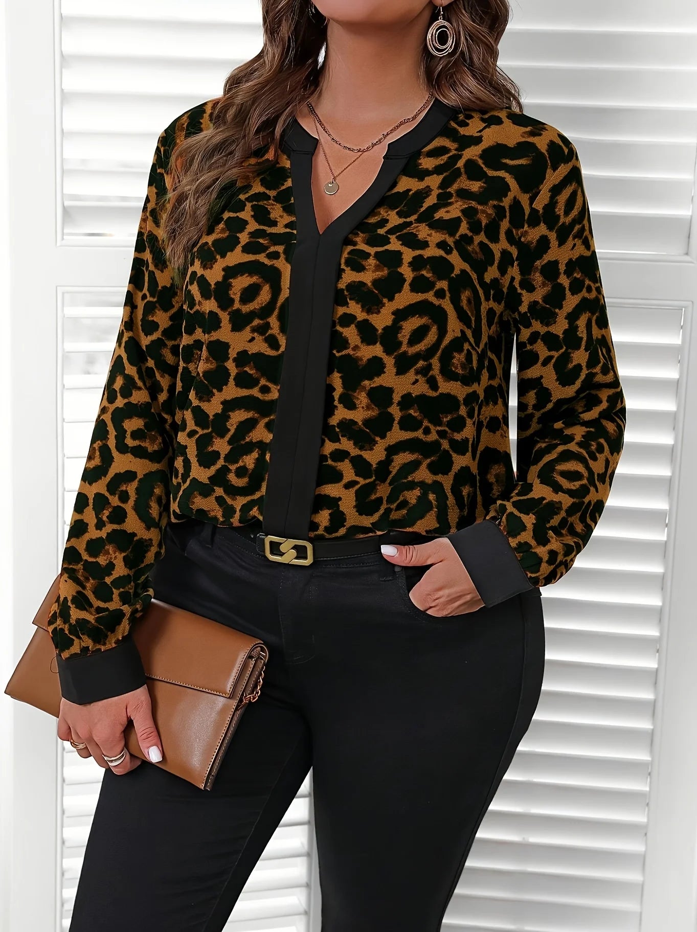 Women's plus size top spring chic and elegant Fashionable top .
