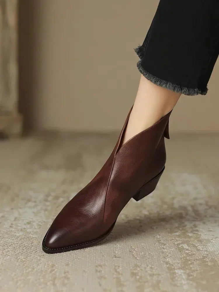 Women Faux Leather Pointy Ankle Boots Vintage Chelsea Boot Autumn PU Leather Ankle Boots.