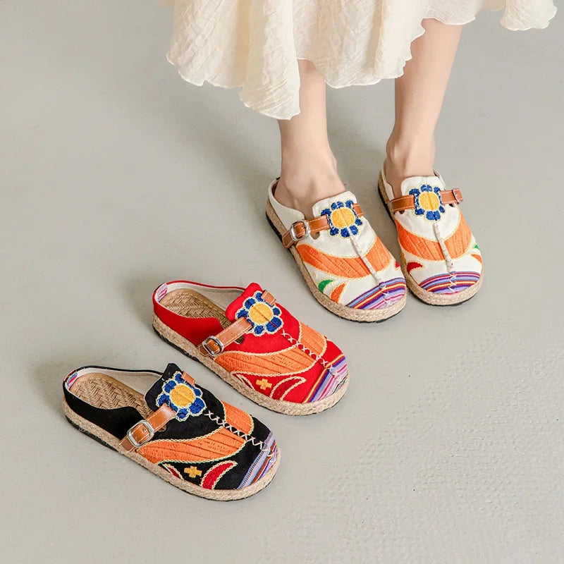 New Women's Embroidered Flat Bottom Casual Element Fabric round Toe Retro Style Comfortable Summer Shoes