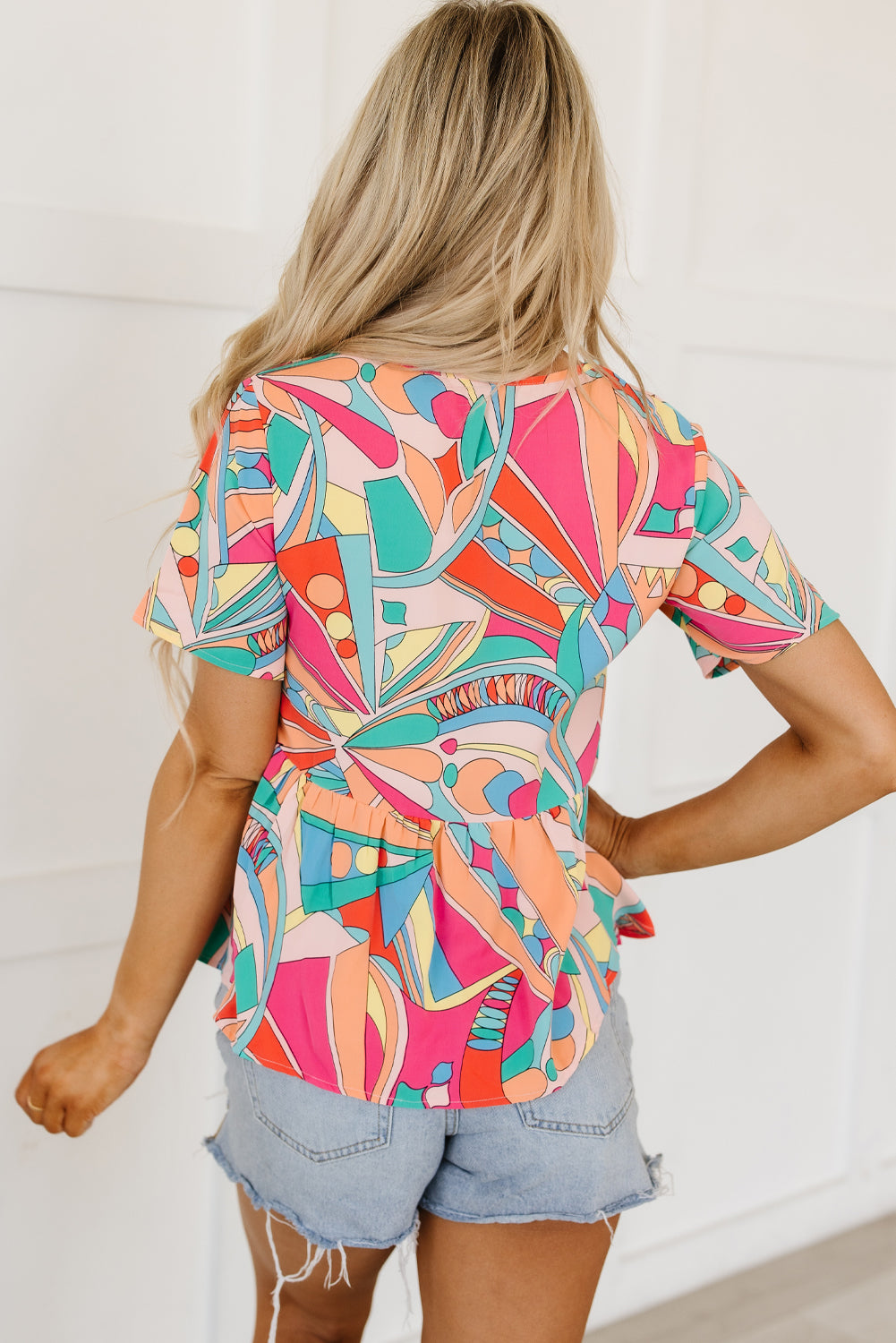 Multicolour Boho Abstract Print Split V-Neck Peplum Flowy Short Sleeve Blouse – Women's Vacation Top (S–XL)