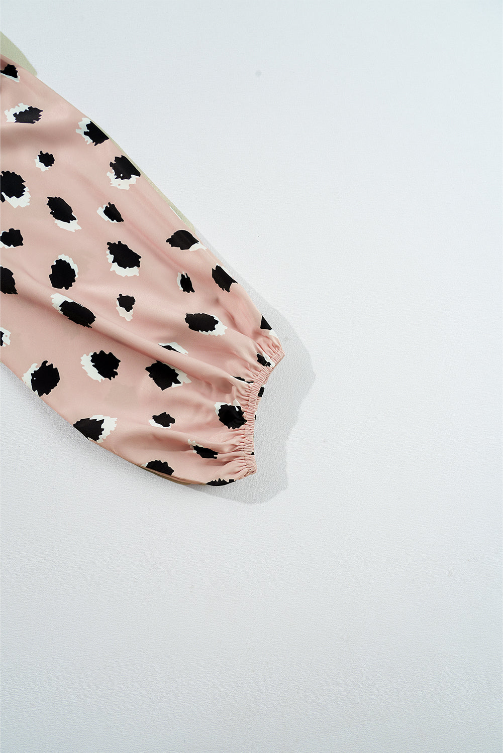 Khaki Classic Leopard Print V-Neck Bracelet Sleeve Blouse – Women's Timeless Animal Print Top (S–XL)