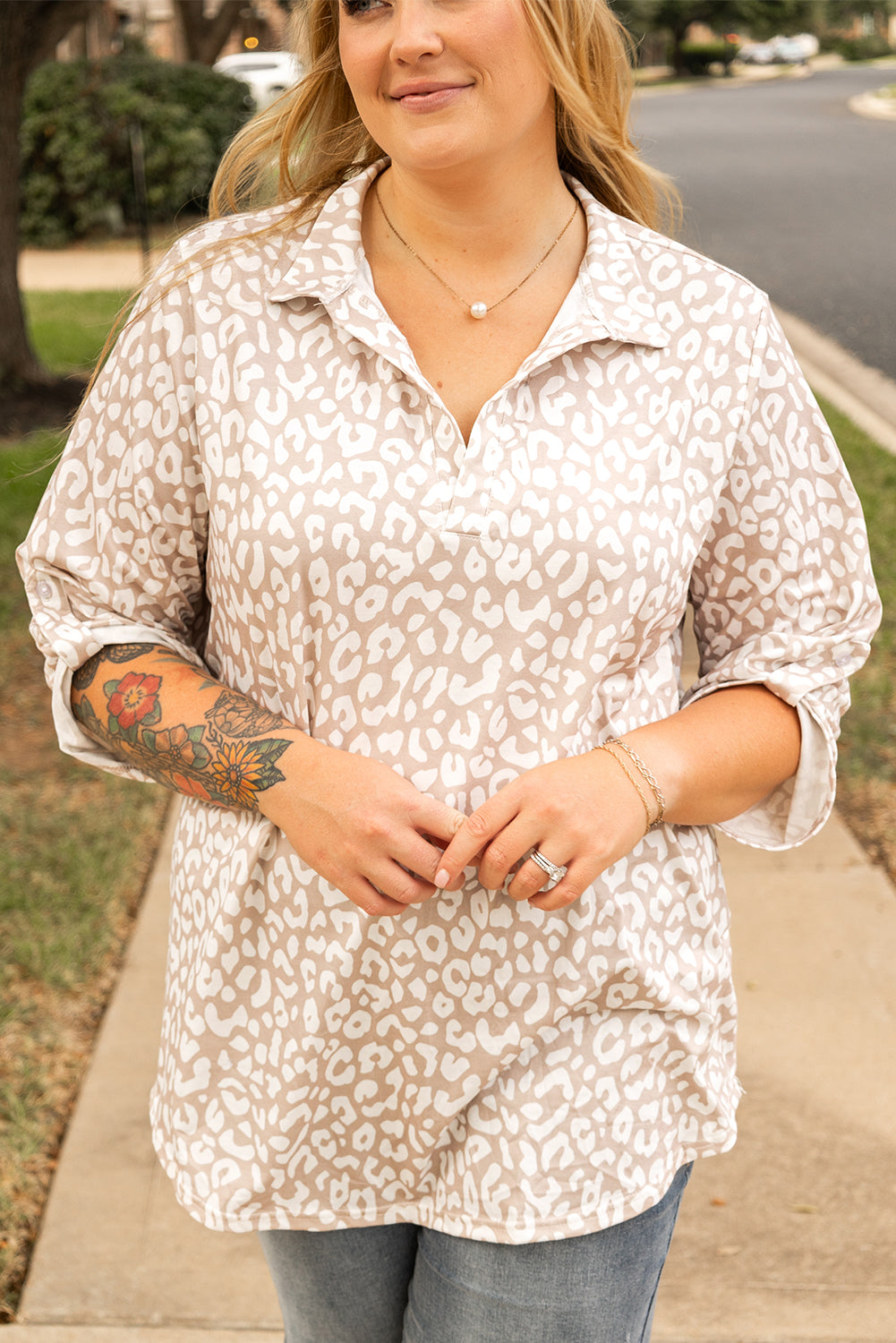 Leopard Print Tab Sleeve V-Neck Top | Plus Size | Light Taupe | 1X–4X