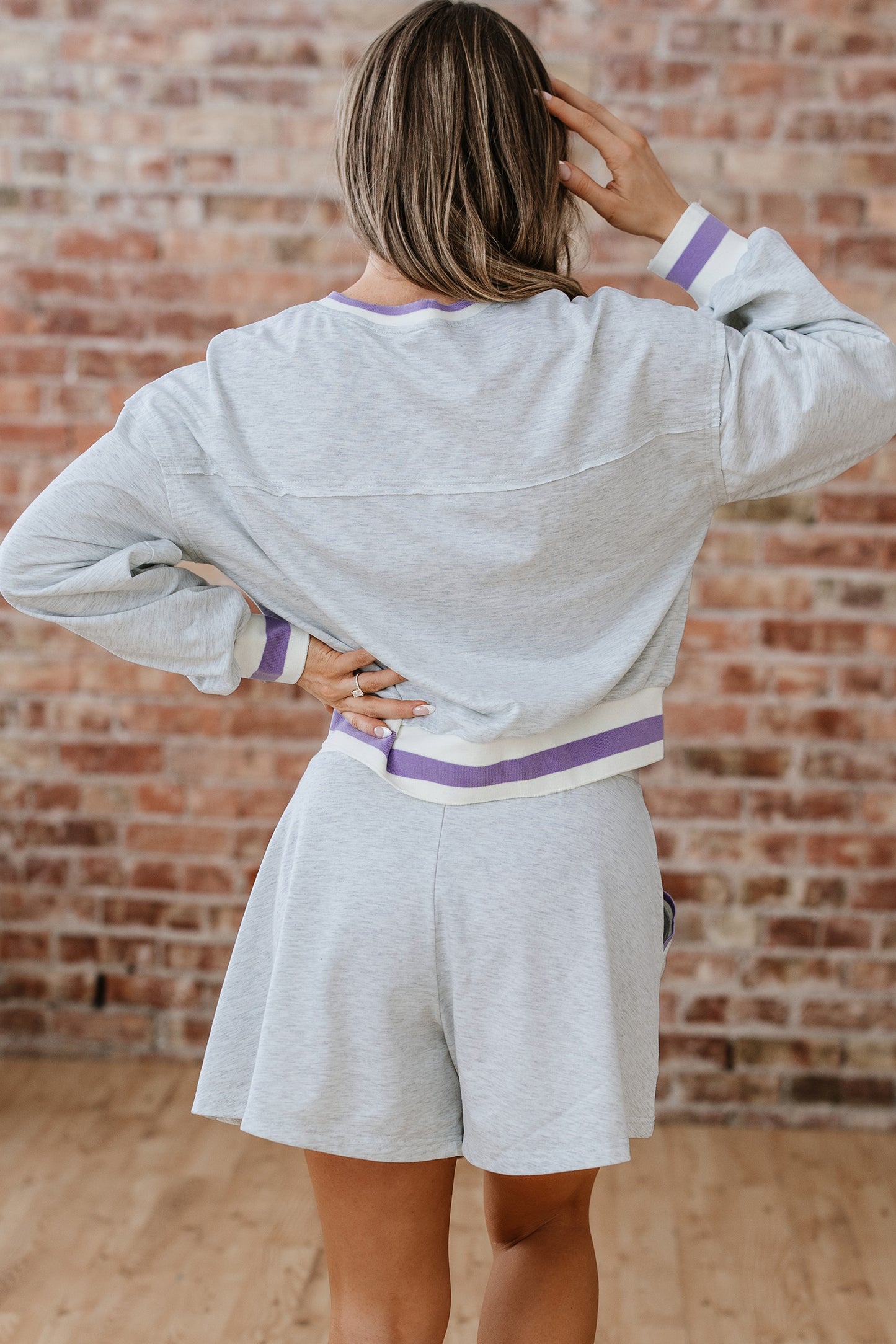 Light Grey Contrast Striped Bands Cropped Pullover Athletic Short Set