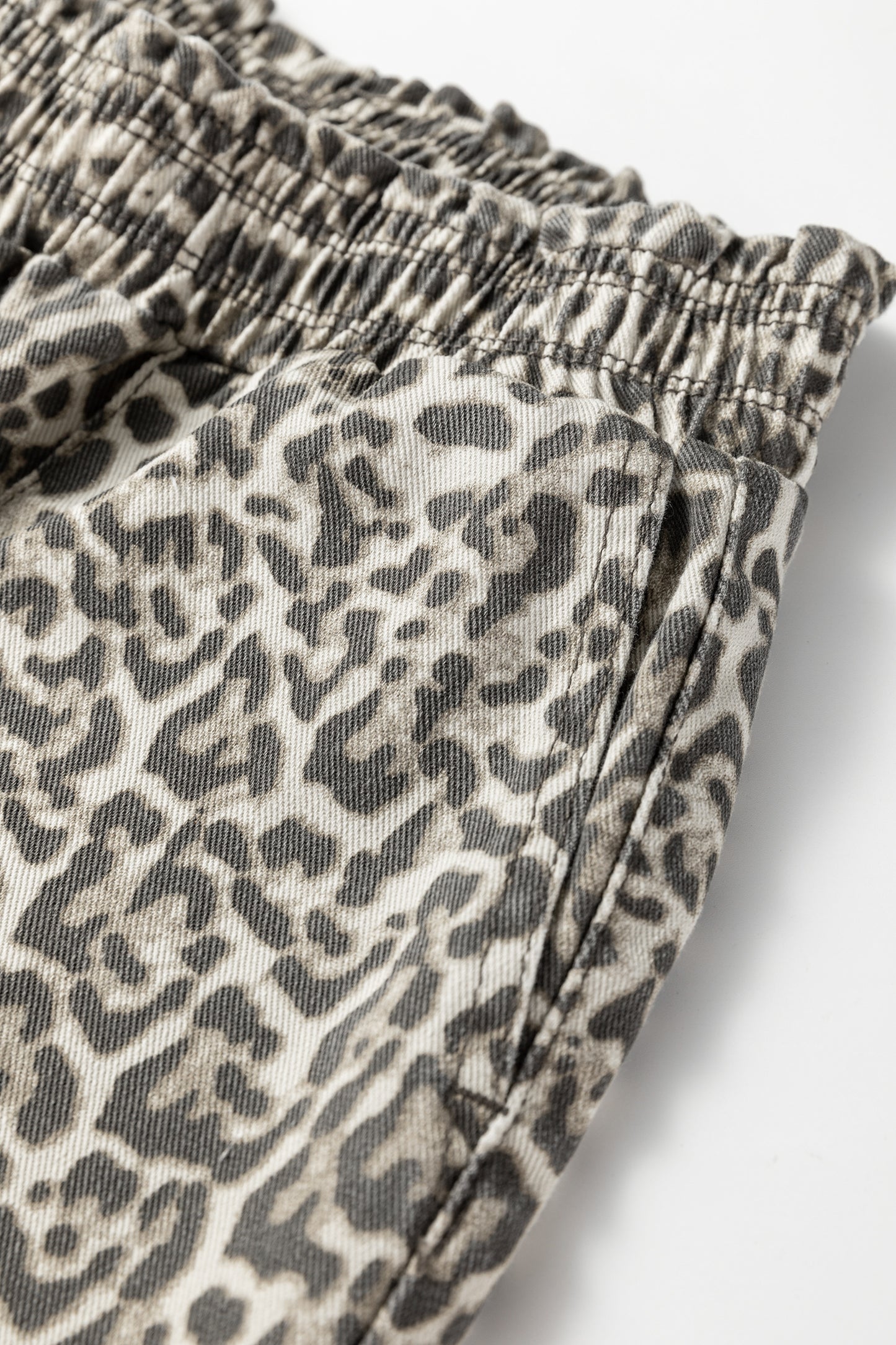 Leopard Print Elastic Waist Loose Pull-On Jeans in Brown