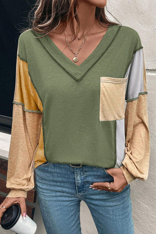 Exposed Stitching Colorblock V-Neck Top in Jungle Green