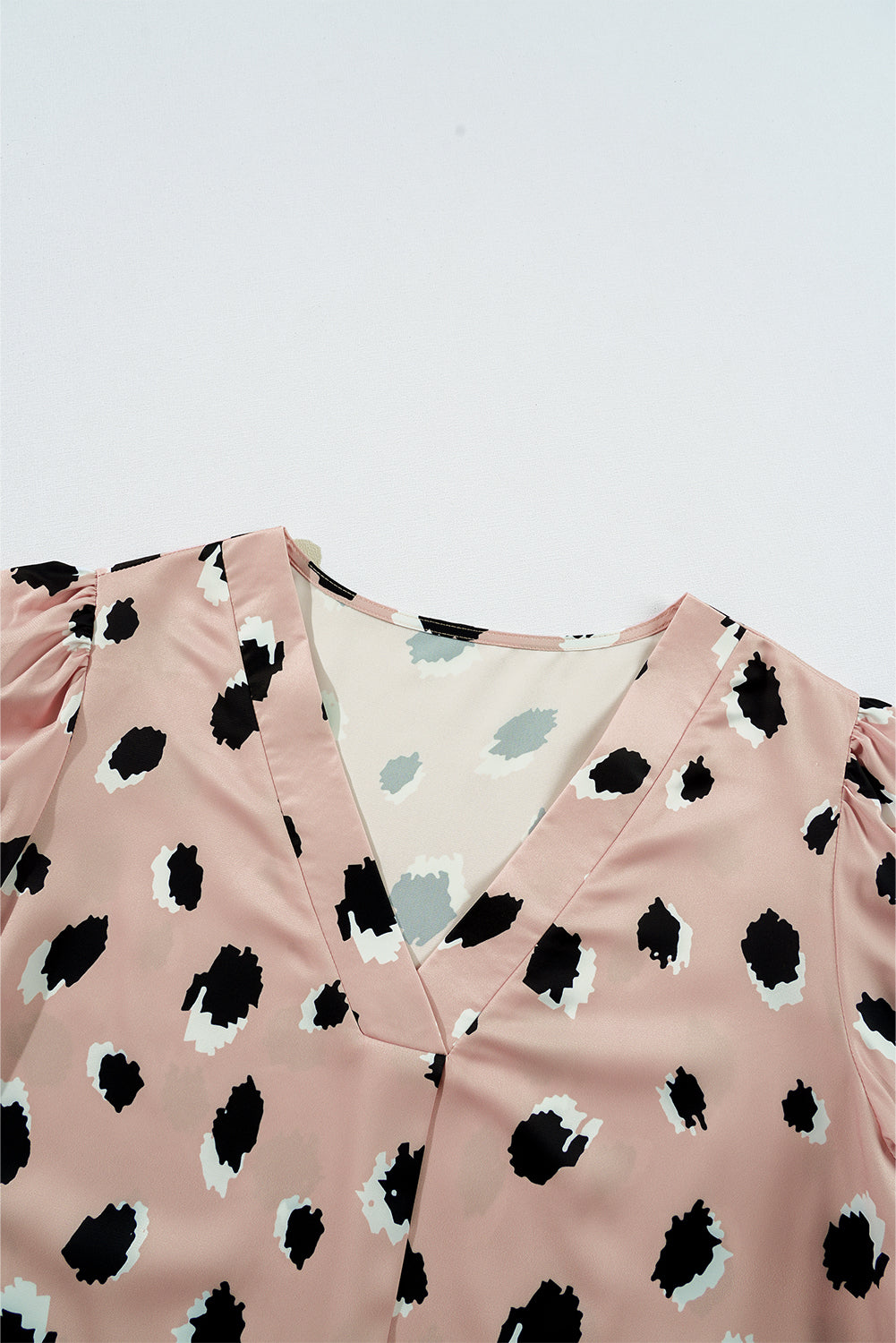 Khaki Classic Leopard Print V-Neck Bracelet Sleeve Blouse – Women's Timeless Animal Print Top (S–XL)