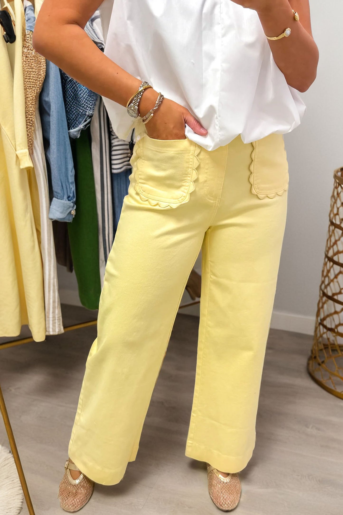 Womens Relaxed Fit Jeans with Pockets Size 4–16