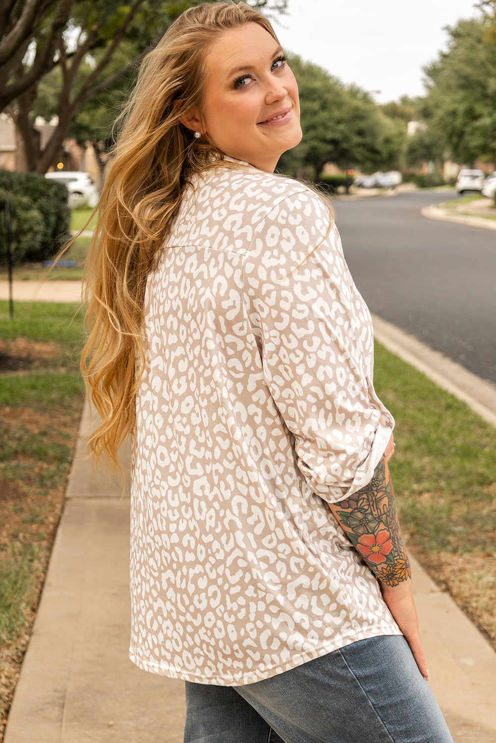 Leopard Print Tab Sleeve V-Neck Top | Plus Size | Light Taupe | 1X–4X